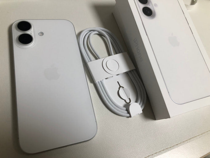 iPhone 17 (256GB) White