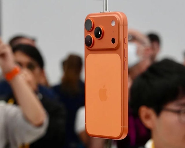 iPhone 17 Pro Max (2TB) Cosmic Orange