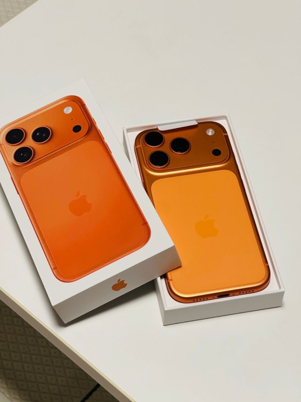 iPhone 17 Pro Max (2TB) Cosmic Orange