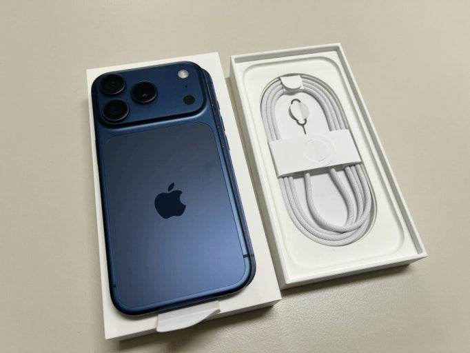 iPhone 17 Pro Max (256GB) Deep Blue